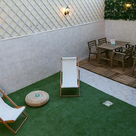 So Far So Homely אכסניה