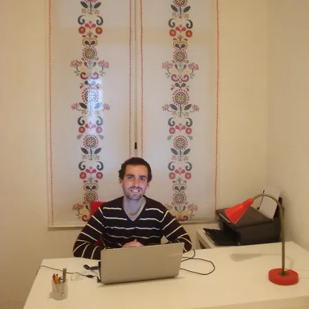 So Far So Homely אכסניה ליסבון